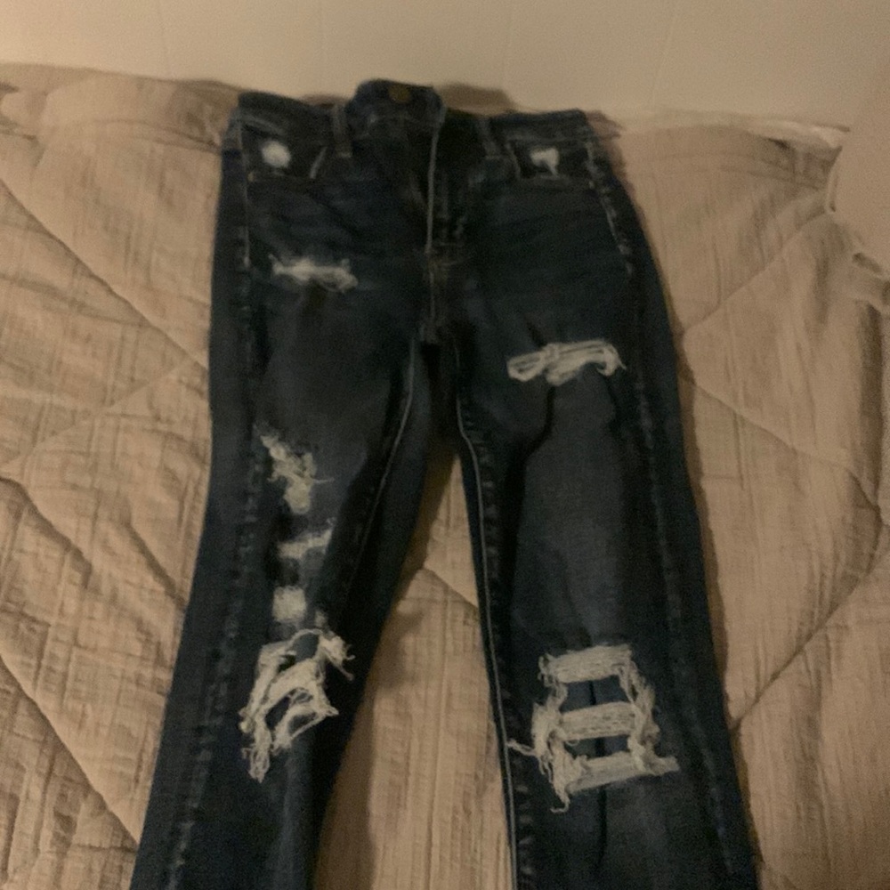 High rise ripped jeans